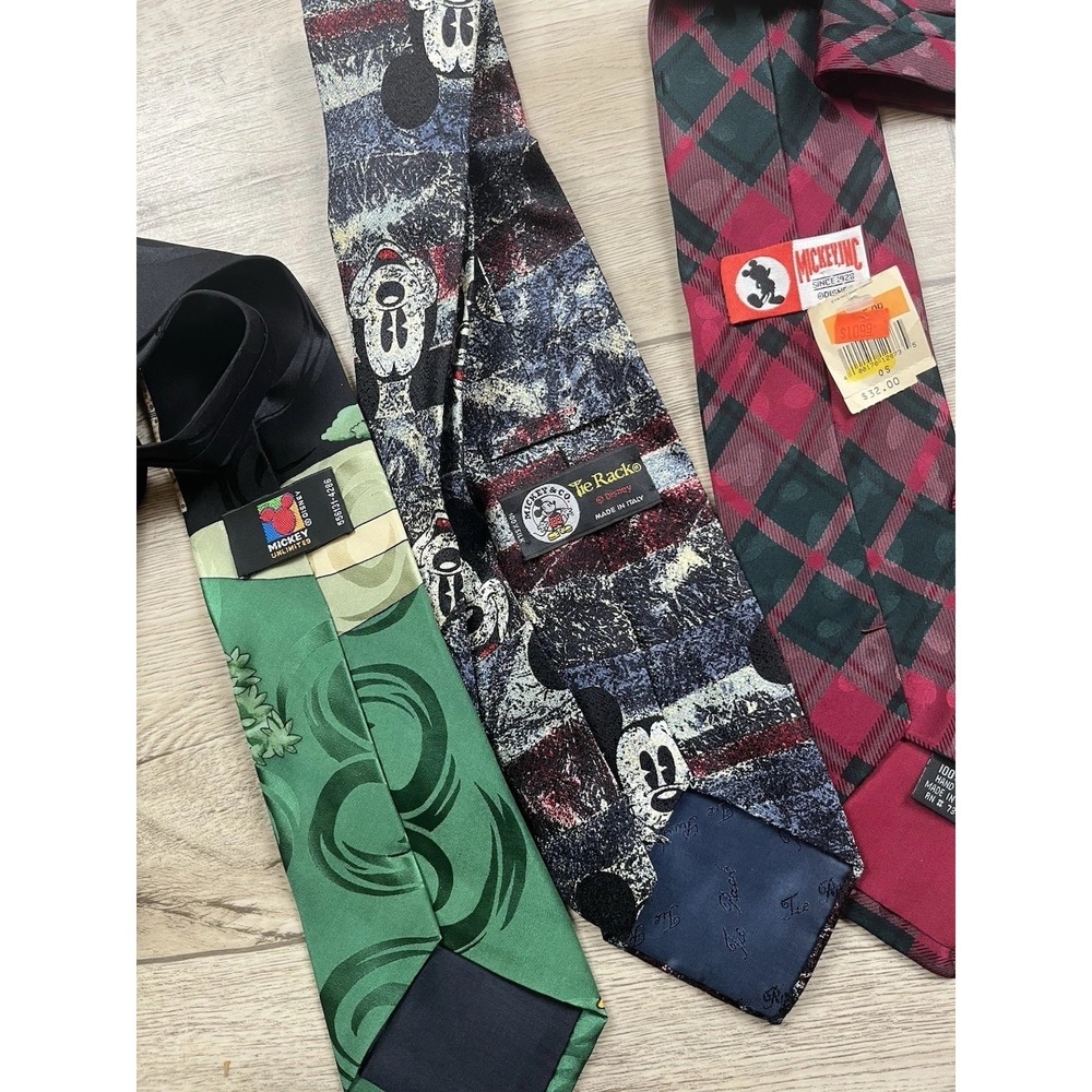 Disney - 14 Silk Tie Lot Featuring Mickey Mouse & Many Other Beloved Characters - Picture 10 of 14